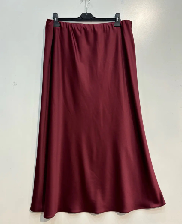 Jupe satinée fluide – élégance naturelle & taille confortable