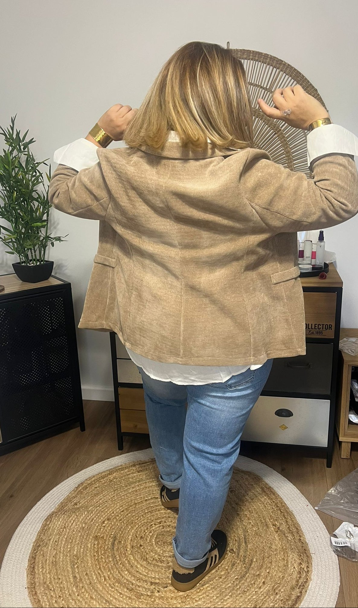 Look “Lili" · prix du look complet donné à titre indicatif (accessoires optionnels)