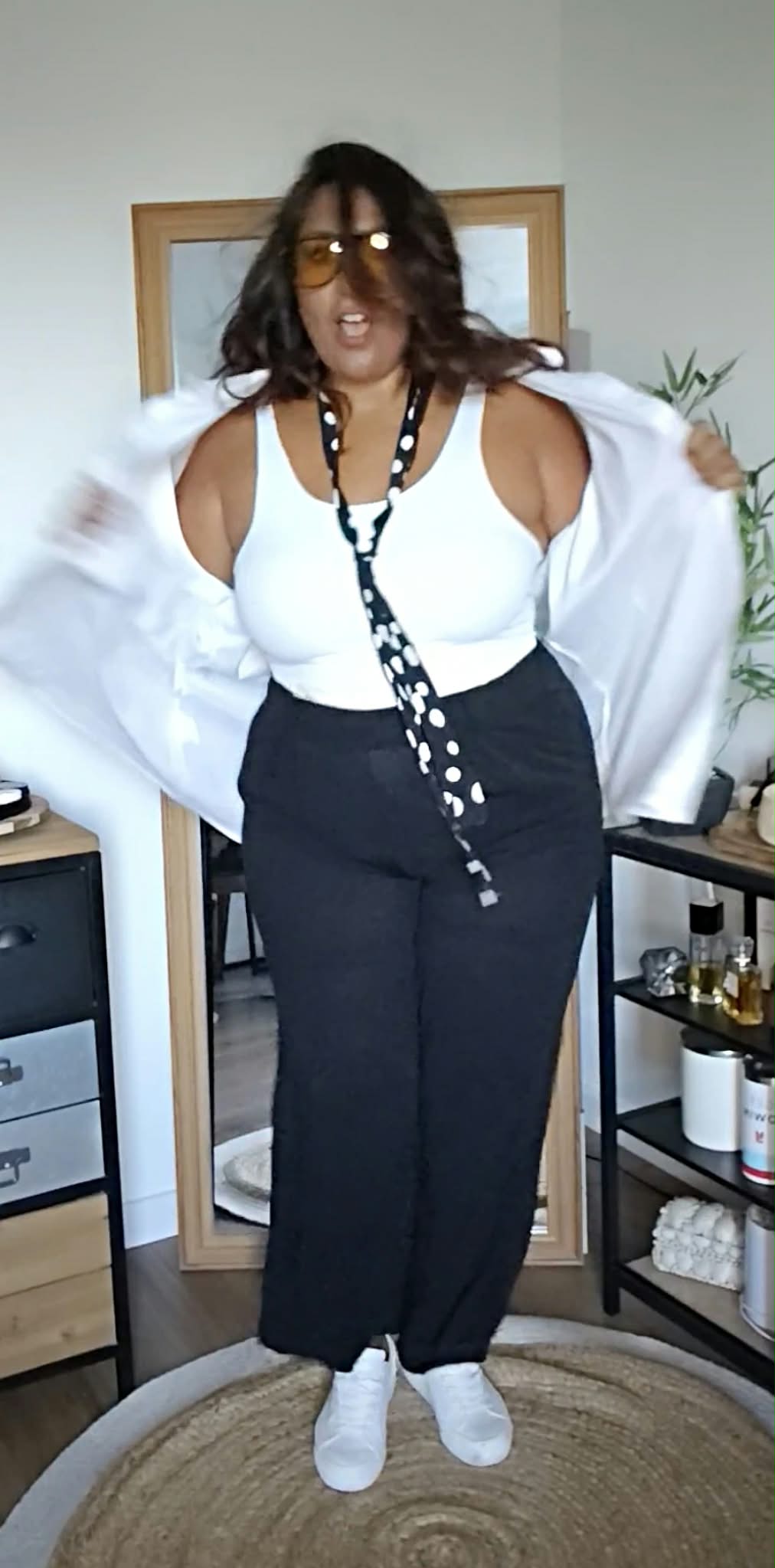 Wide-leg velvet trousers without buttons or zips – freedom of movement & undeniable softness