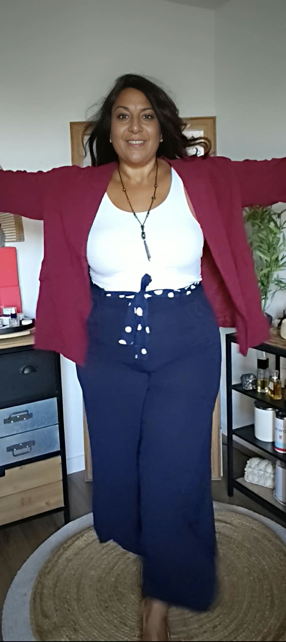 Wide-leg velvet trousers without buttons or zips – freedom of movement & undeniable softness