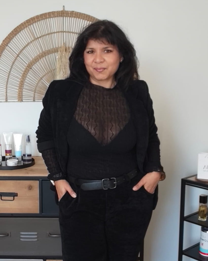 Textured sheer top – sensual elegance & stretchy comfort