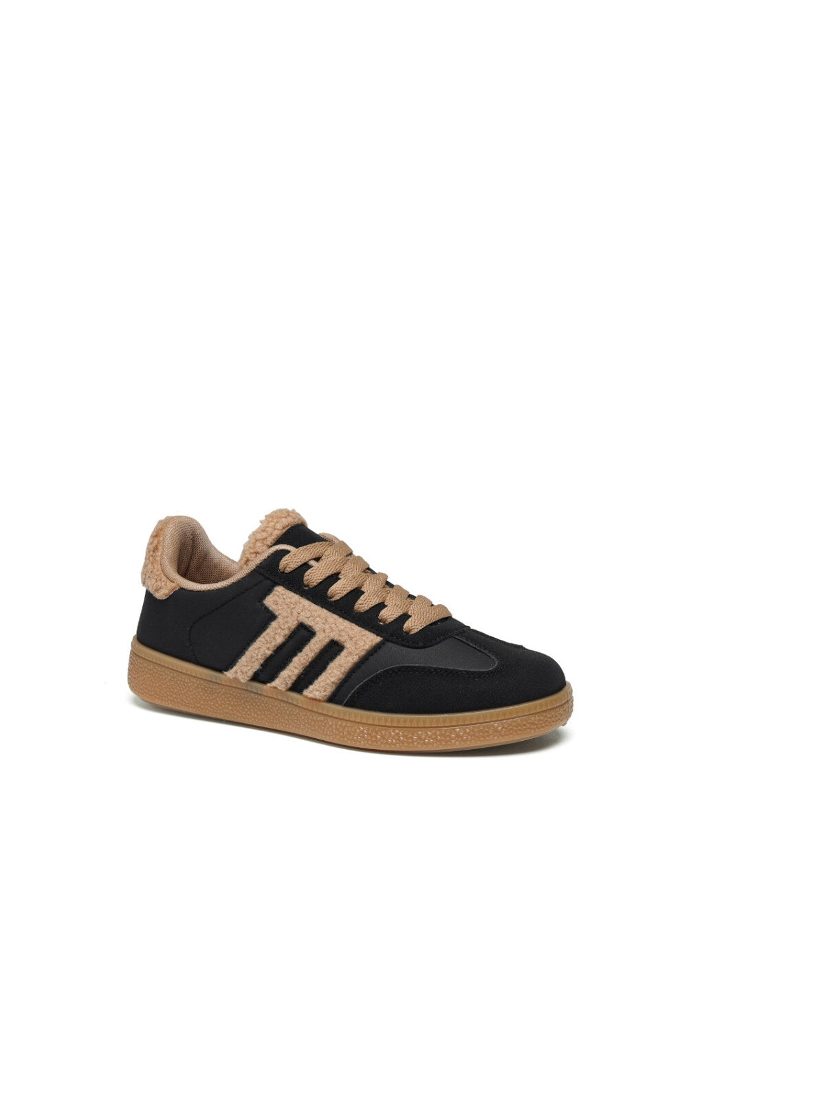 Comfortable urban sneakers – casual style 