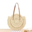 Pebble bag in faux leather – iconic shape & assertive style