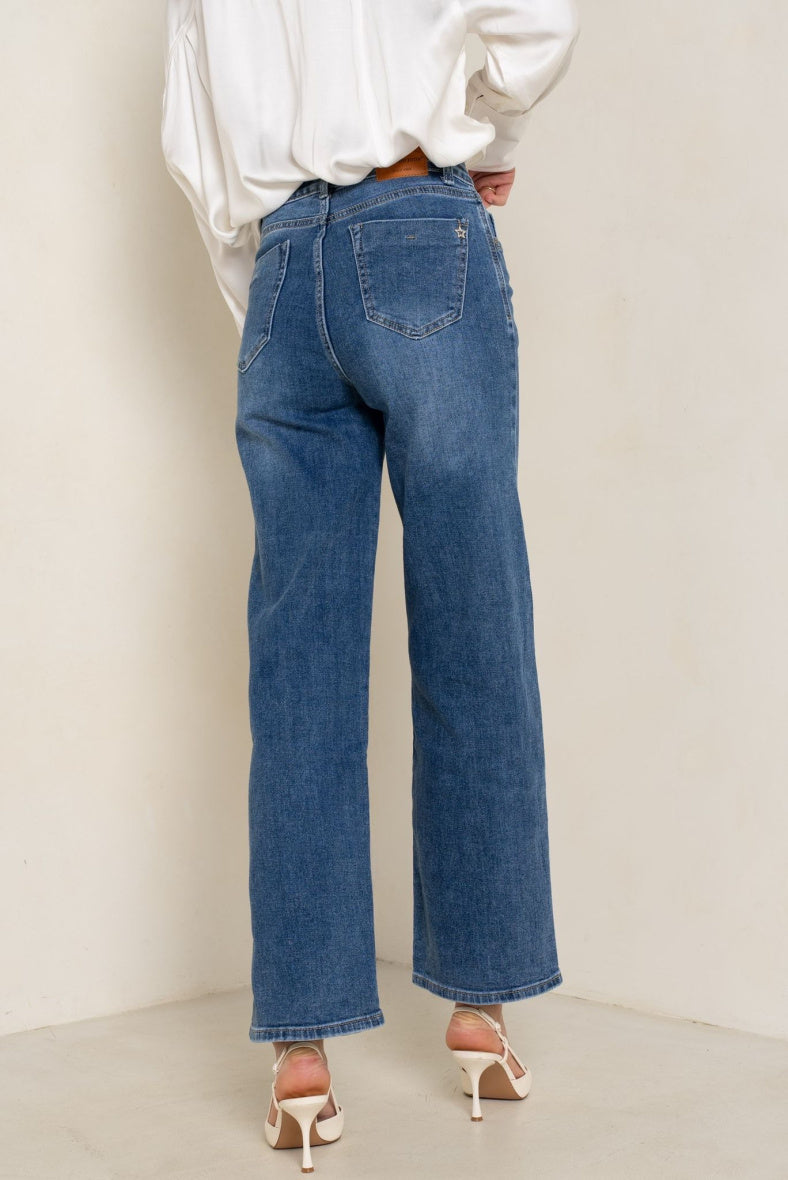 Stretch blue jeans – comfort & support