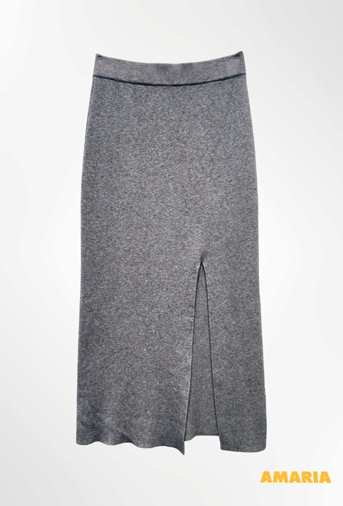 Flowy midi skirt – one piece, a thousand ways to wear it