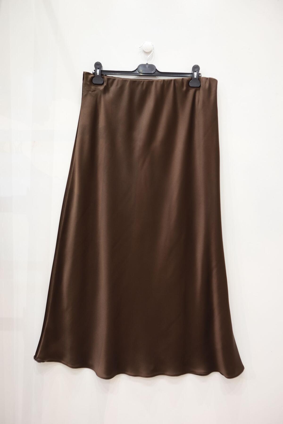 Jupe satinée fluide – élégance naturelle & taille confortable